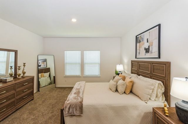 822 Amelia Court, Pilot Point, TX 76258