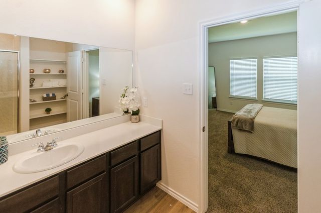 822 Amelia Court, Pilot Point, TX 76258