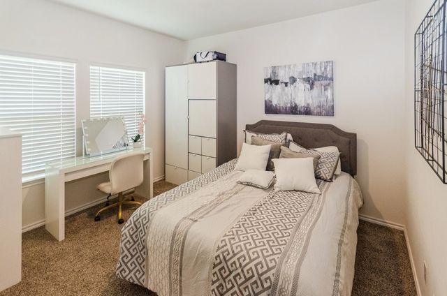 822 Amelia Court, Pilot Point, TX 76258