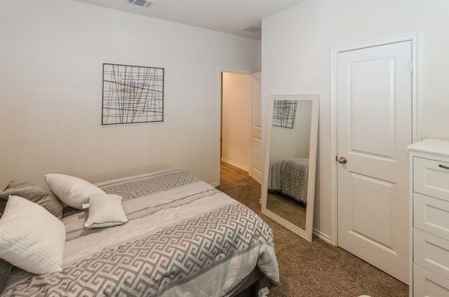 822 Amelia Court, Pilot Point, TX 76258