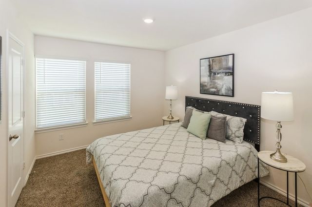 822 Amelia Court, Pilot Point, TX 76258