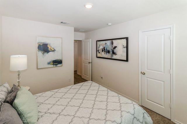 822 Amelia Court, Pilot Point, TX 76258