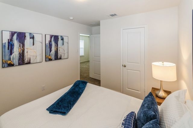 822 Amelia Court, Pilot Point, TX 76258