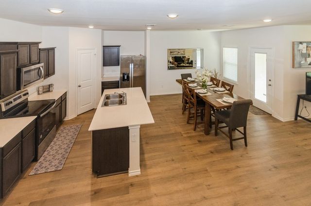822 Amelia Court, Pilot Point, TX 76258