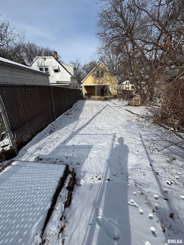 2010 W MALONE Street, Peoria, IL 61605