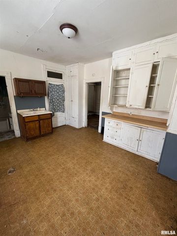 2010 W MALONE Street, Peoria, IL 61605
