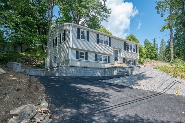 5 Forest Hill Dr, Worcester, MA 01609