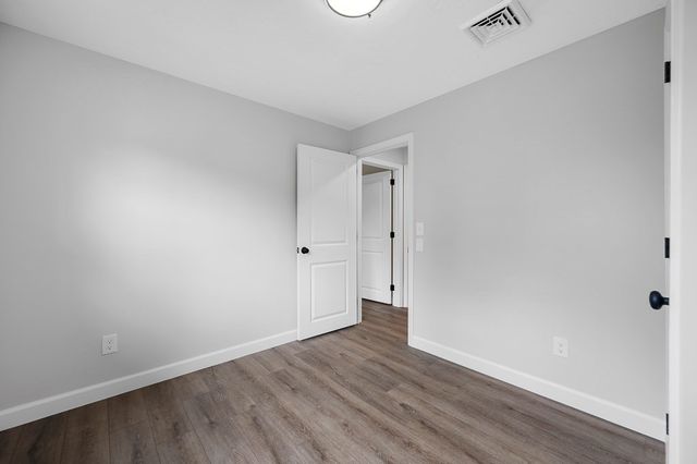 5 Forest Hill Dr, Worcester, MA 01609