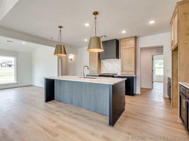8924 N 78th East Avenue, Owasso, OK 74055