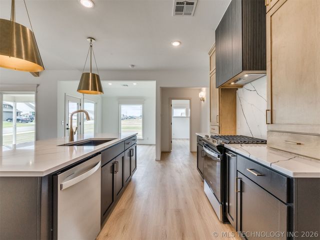 8924 N 78th East Avenue, Owasso, OK 74055