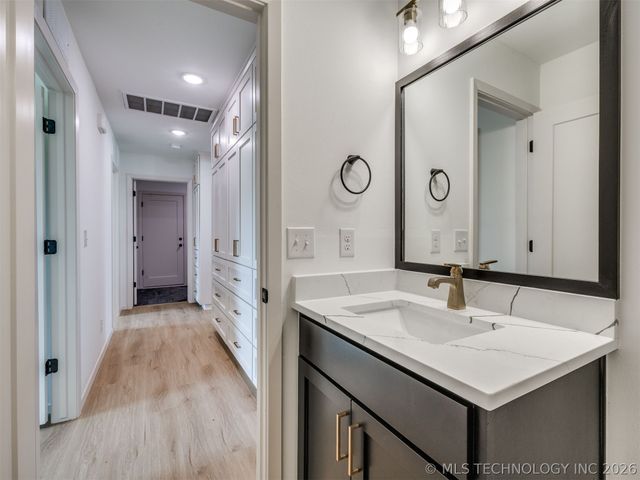 8924 N 78th East Avenue, Owasso, OK 74055