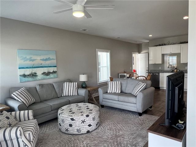 1652 Ashantilly Drive, Darien, GA 31305