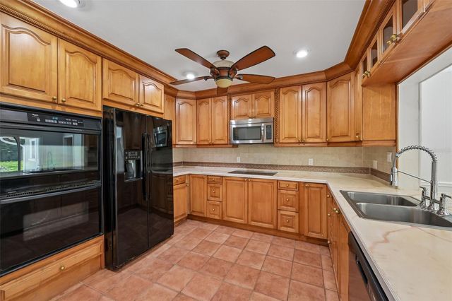 209 PALM AVENUE, Nokomis, FL 34275