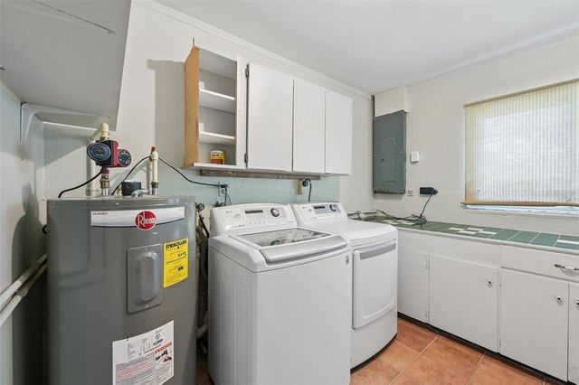 209 PALM AVENUE, Nokomis, FL 34275