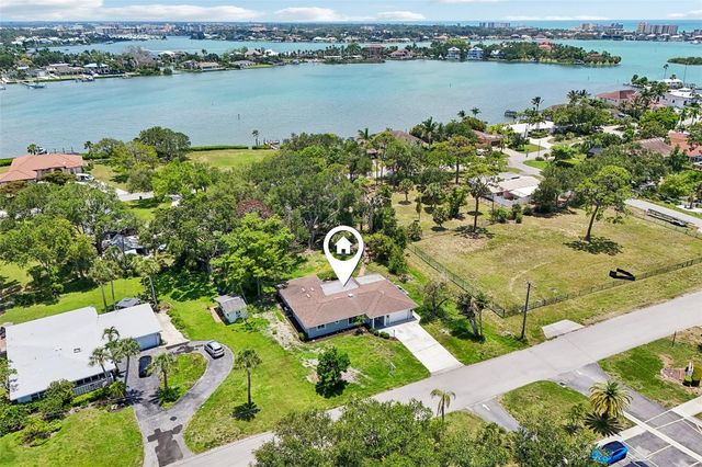 209 PALM AVENUE, Nokomis, FL 34275