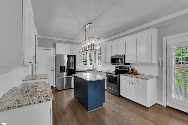 6 Clearwater Court, Taylors, SC 29687