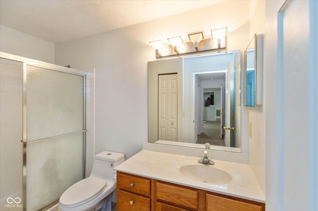 8750 Yardley Court 202, Indianapolis, IN 46268