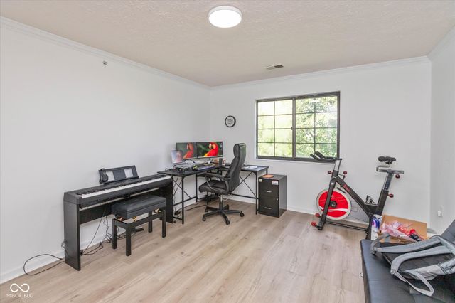 8750 Yardley Court 202, Indianapolis, IN 46268