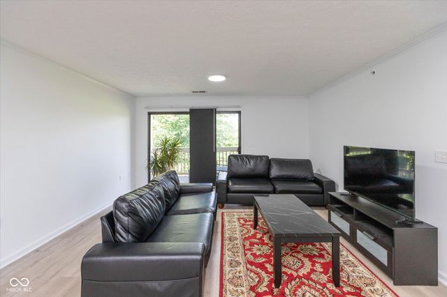 8750 Yardley Court 202, Indianapolis, IN 46268