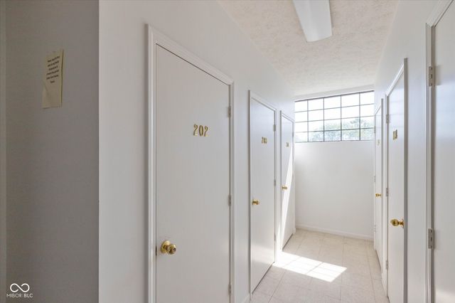 8750 Yardley Court 202, Indianapolis, IN 46268