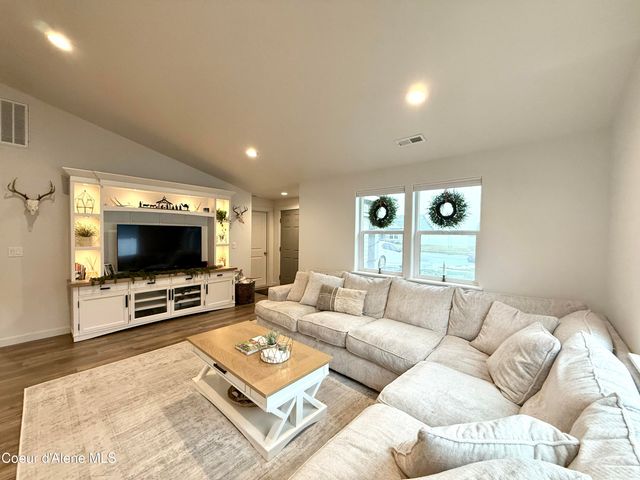 6089 W Theismann Rd, Rathdrum, ID 83858