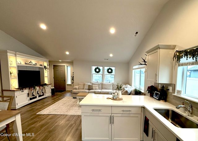 6089 W Theismann Rd, Rathdrum, ID 83858