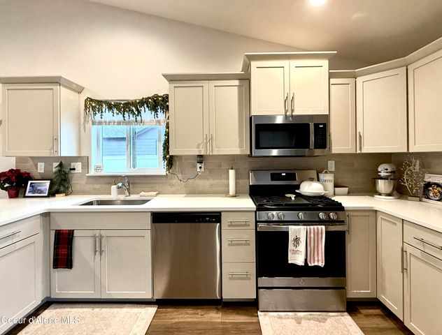 6089 W Theismann Rd, Rathdrum, ID 83858