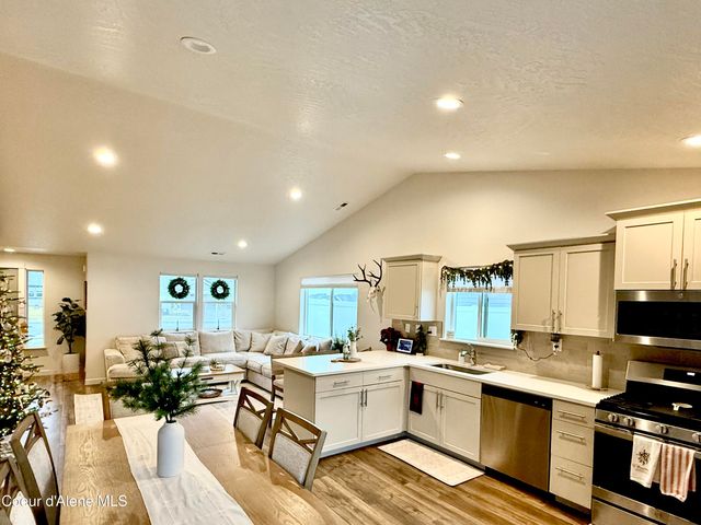 6089 W Theismann Rd, Rathdrum, ID 83858