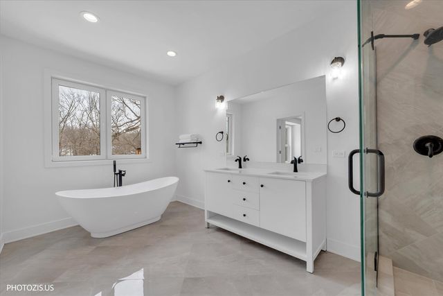 615 Harper Drive, Algonquin, IL 60102