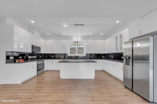 615 Harper Drive, Algonquin, IL 60102