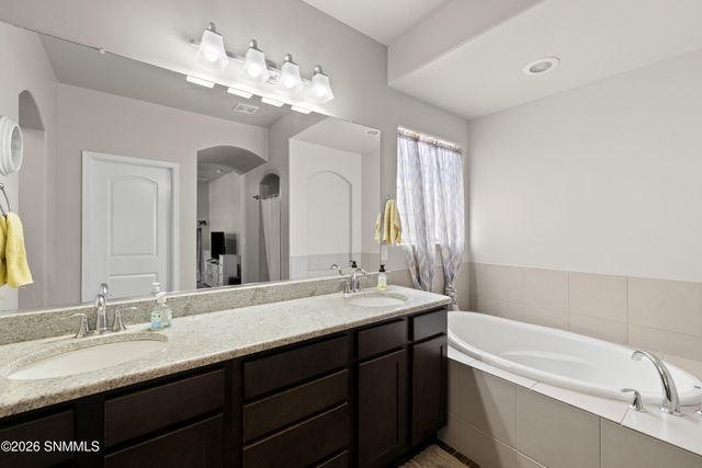 1355 Bison Spring Drive, Las Cruces, NM 88012