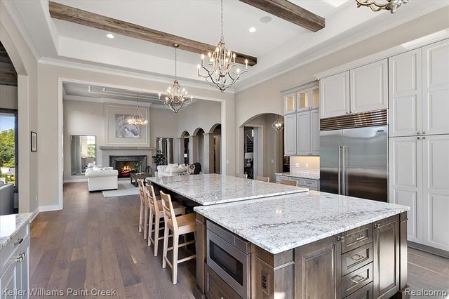 4838 Pinecrest Court, Rochester, MI 48306