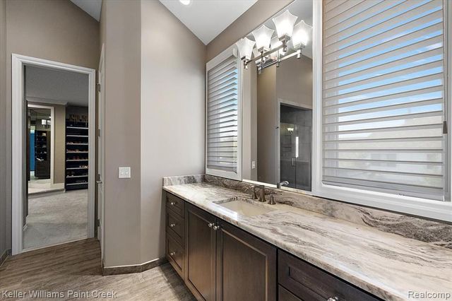 4838 Pinecrest Court, Rochester, MI 48306