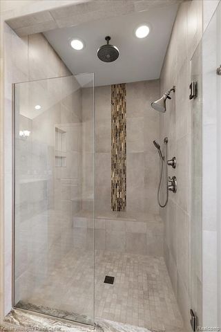 4838 Pinecrest Court, Rochester, MI 48306