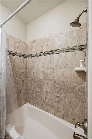 4838 Pinecrest Court, Rochester, MI 48306
