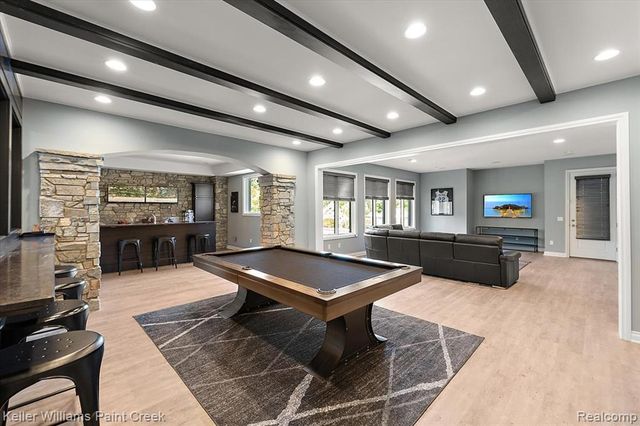 4838 Pinecrest Court, Rochester, MI 48306