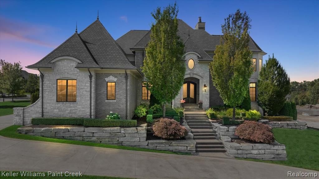 4838 Pinecrest Court, Rochester, MI 48306