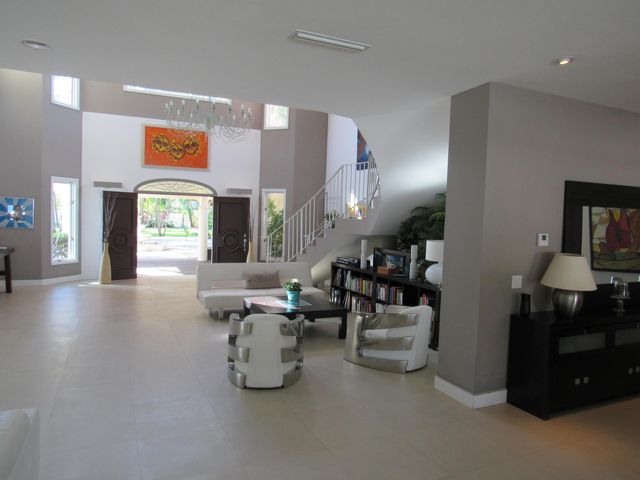 185 Palm Avenue, Miami Beach, FL 33139