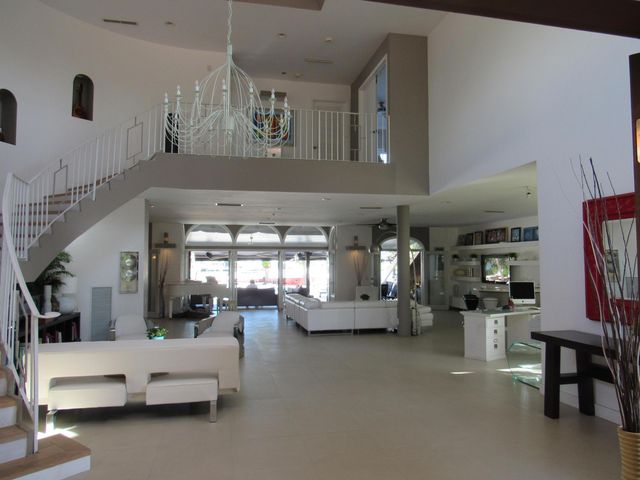 185 Palm Avenue, Miami Beach, FL 33139