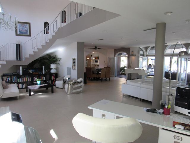 185 Palm Avenue, Miami Beach, FL 33139