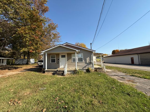628 W Columbia Avenue, Monticello, KY 42633