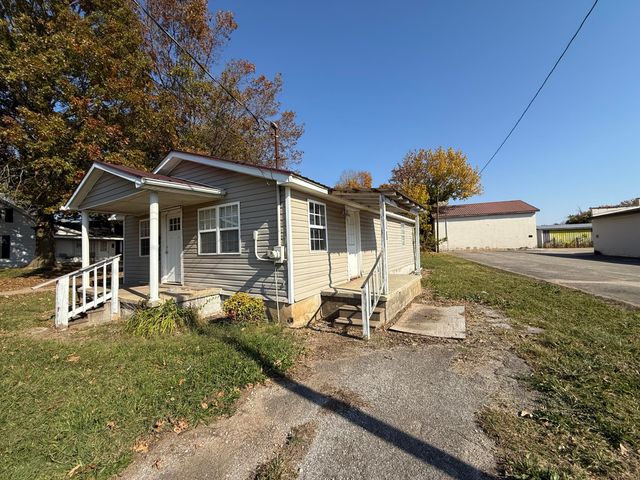 628 W Columbia Avenue, Monticello, KY 42633