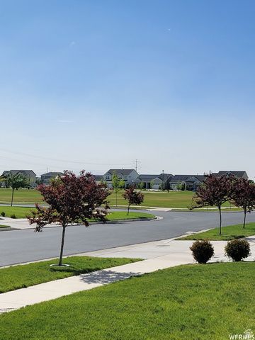 934 LARDEO DR, Spanish Fork, UT 84660