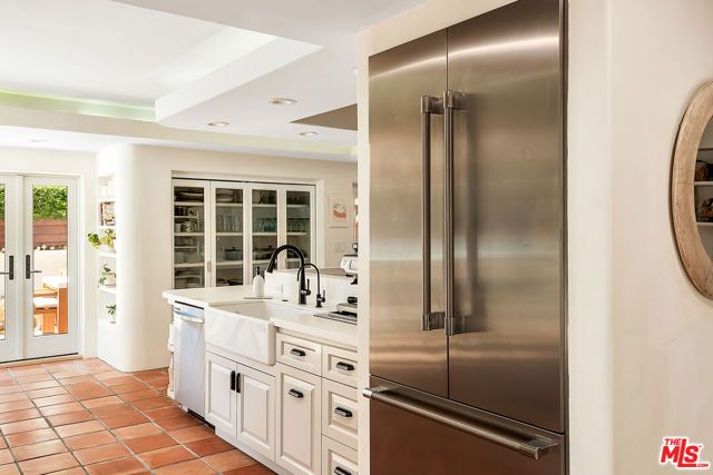 2341 Ronda Vista Drive, Los Angeles, CA 90027