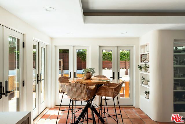 2341 Ronda Vista Drive, Los Angeles, CA 90027
