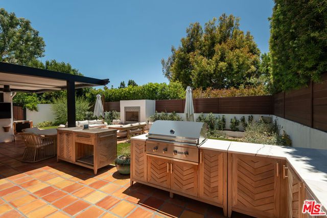 2341 Ronda Vista Drive, Los Angeles, CA 90027