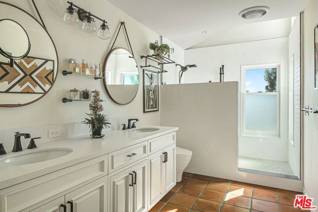 2341 Ronda Vista Drive, Los Angeles, CA 90027