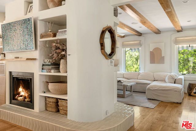 2341 Ronda Vista Drive, Los Angeles, CA 90027