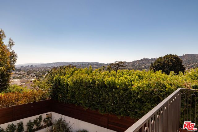 2341 Ronda Vista Drive, Los Angeles, CA 90027