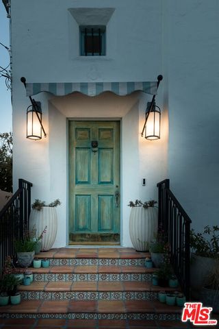 2341 Ronda Vista Drive, Los Angeles, CA 90027